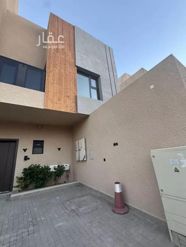 Floor for Sale in Riyadh King Fahd