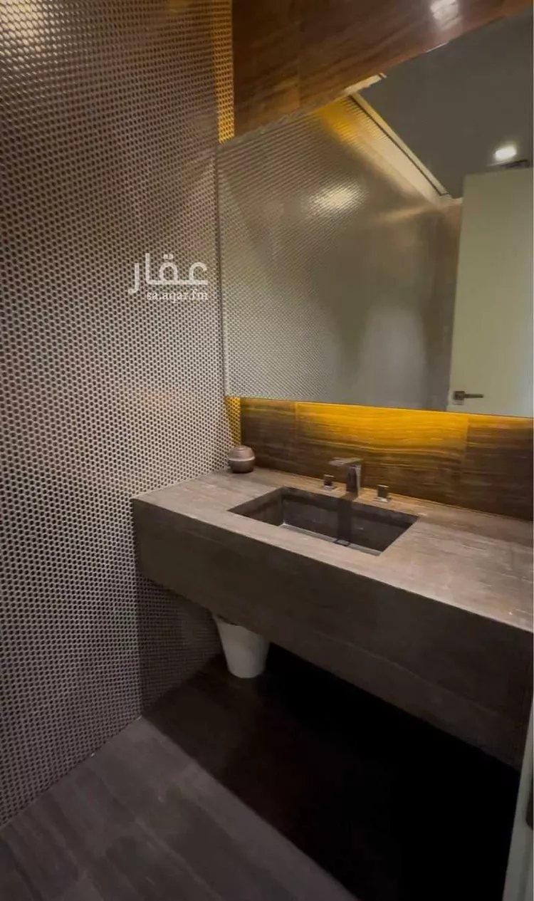 شقة للبيع في شارع الملك فهد الفرعي, حي العليا, مدينة الرياض, منطقة الرياض 8