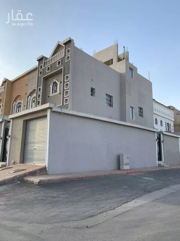 فيلا للبيع في شارع أبي المكارم بن مفرج, حي عكاظ, مدينة الرياض, منطقة الرياض صورة 2