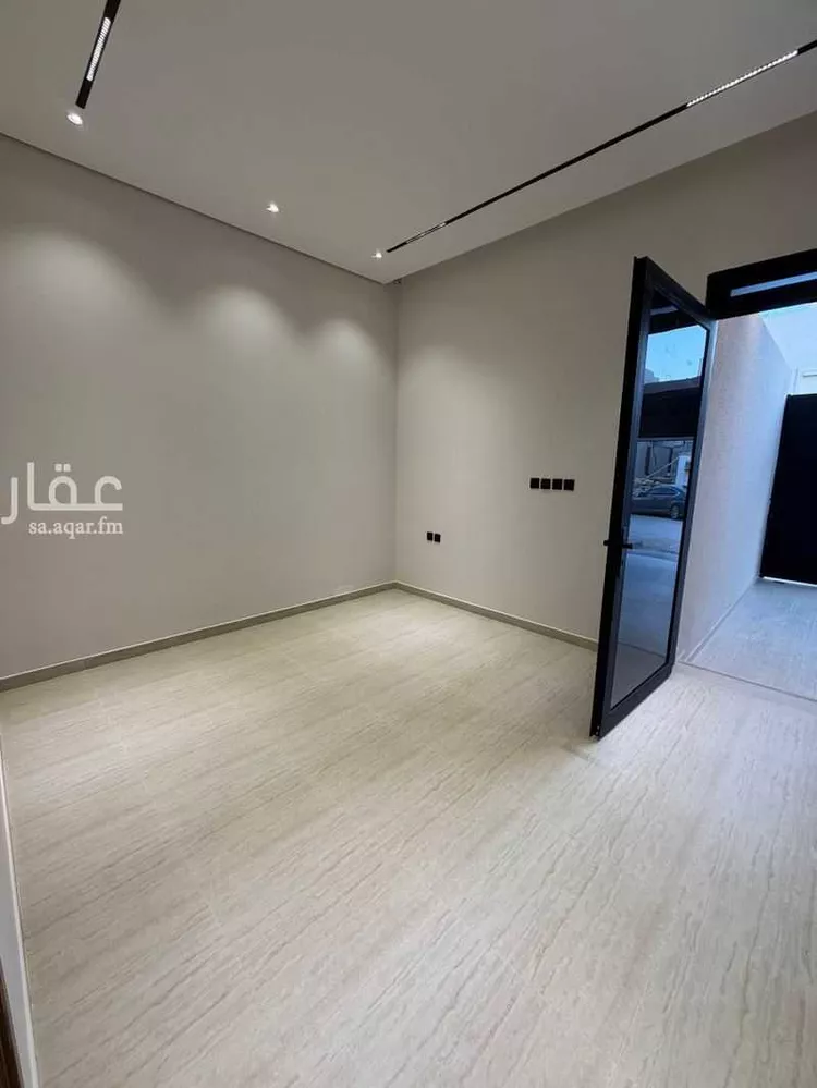 Floor for Sale in Riyadh Ar Rimal 7