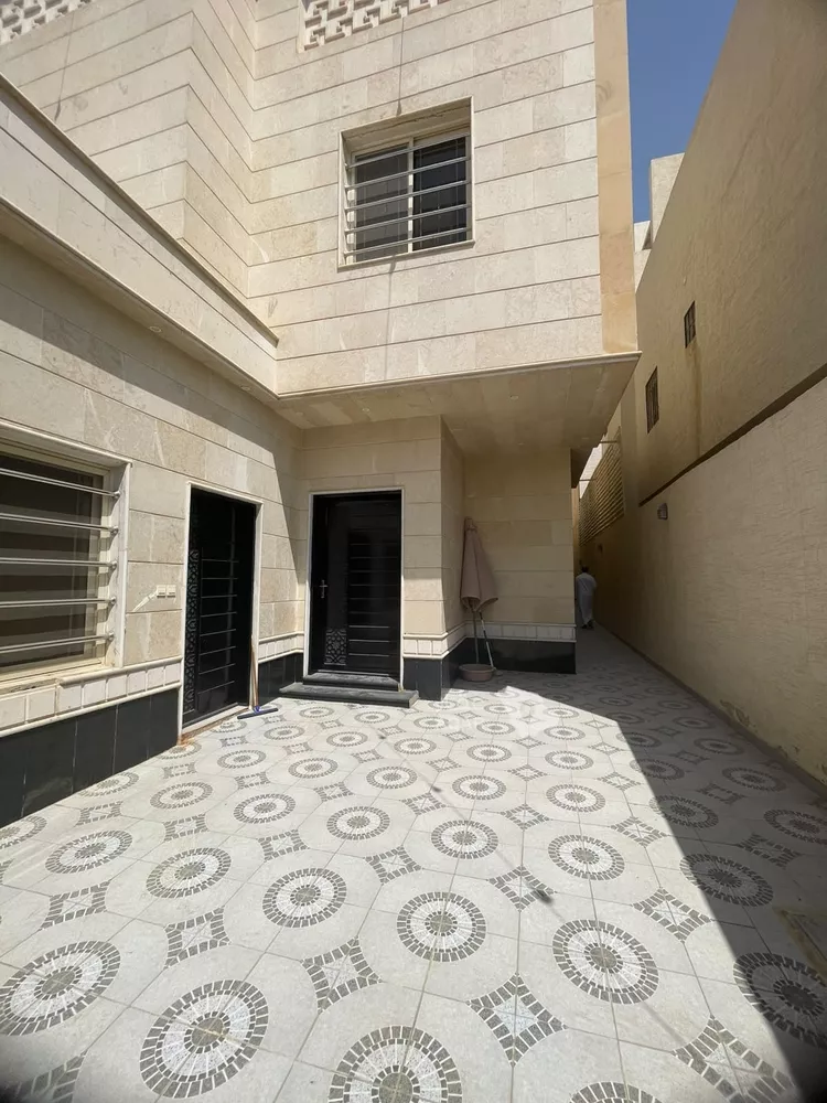 فيلا للبيع في شارع أم الحياء البغدادية, حي العارض, مدينة الرياض, منطقة الرياض 8
