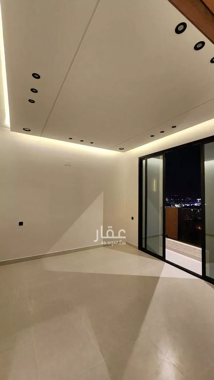 عمارة للبيع في شارع الرياشي, حي الروابي, مدينة ابها, منطقة عسير