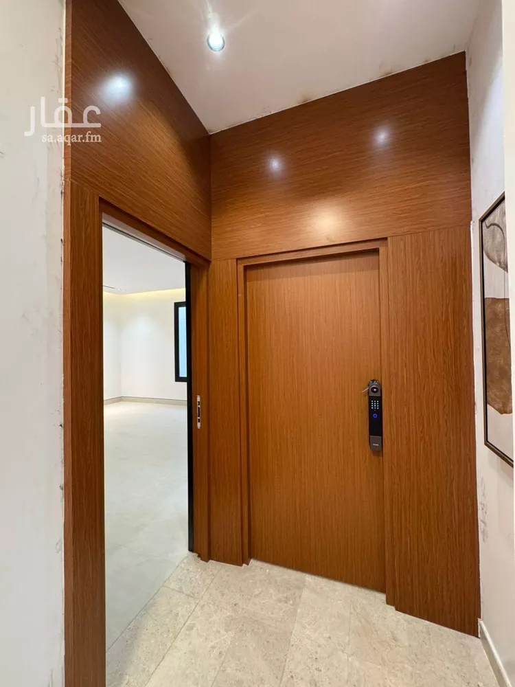 Floor for Sale in Riyadh Al Arid 6