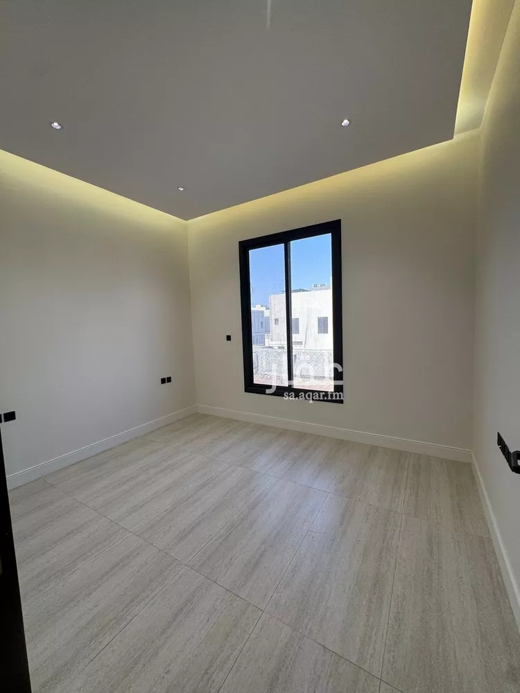 Floor for Sale in Riyadh Ar Rimal 18