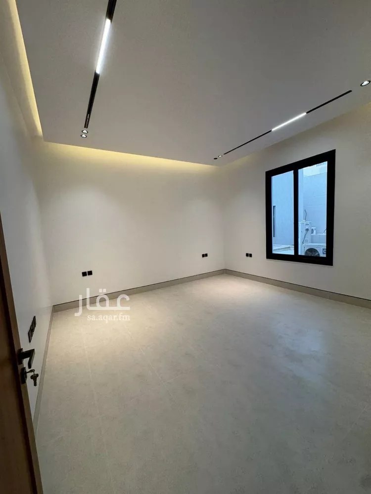 Floor for Sale in Riyadh Al Arid 10