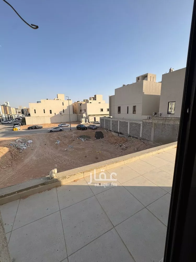 Floor for Sale in Riyadh Ar Rimal 16