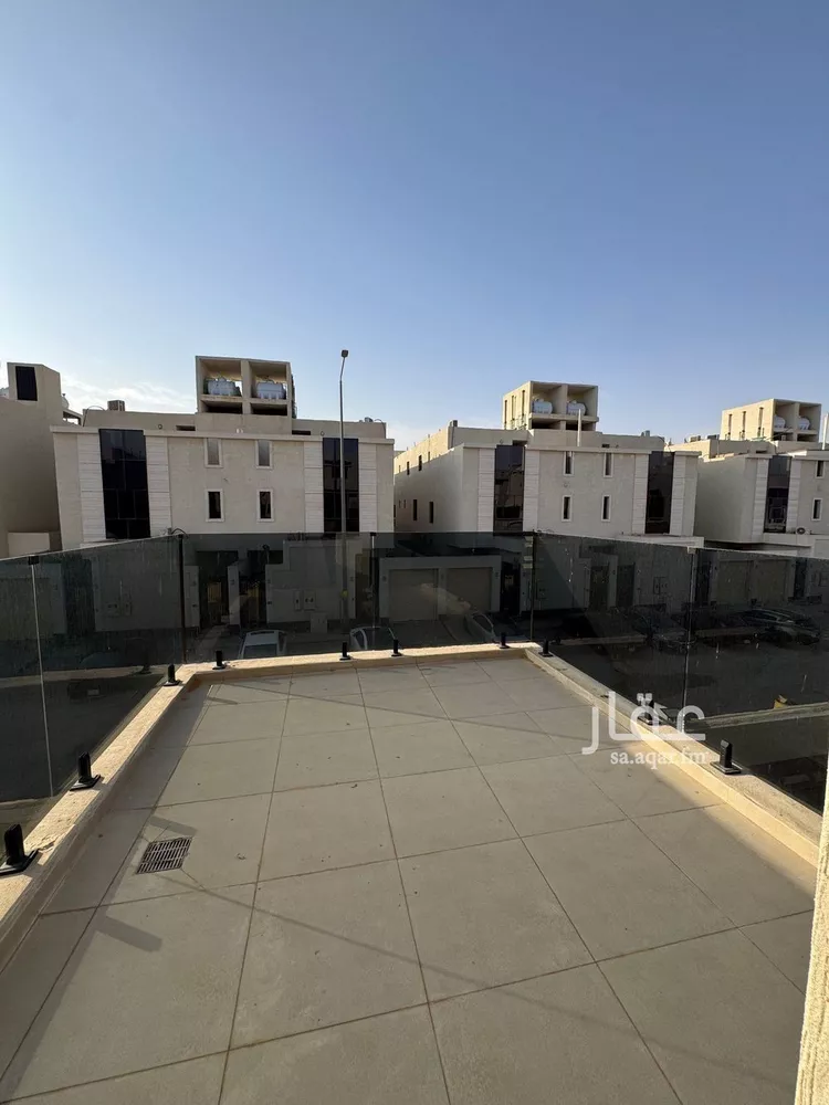 Floor for Sale in Riyadh Ar Rimal 9