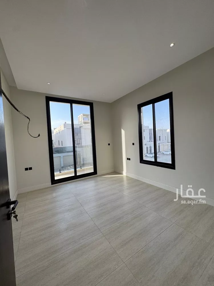 Floor for Sale in Riyadh Ar Rimal 10