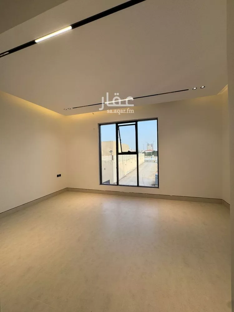 Floor for Sale in Riyadh Al Arid 7