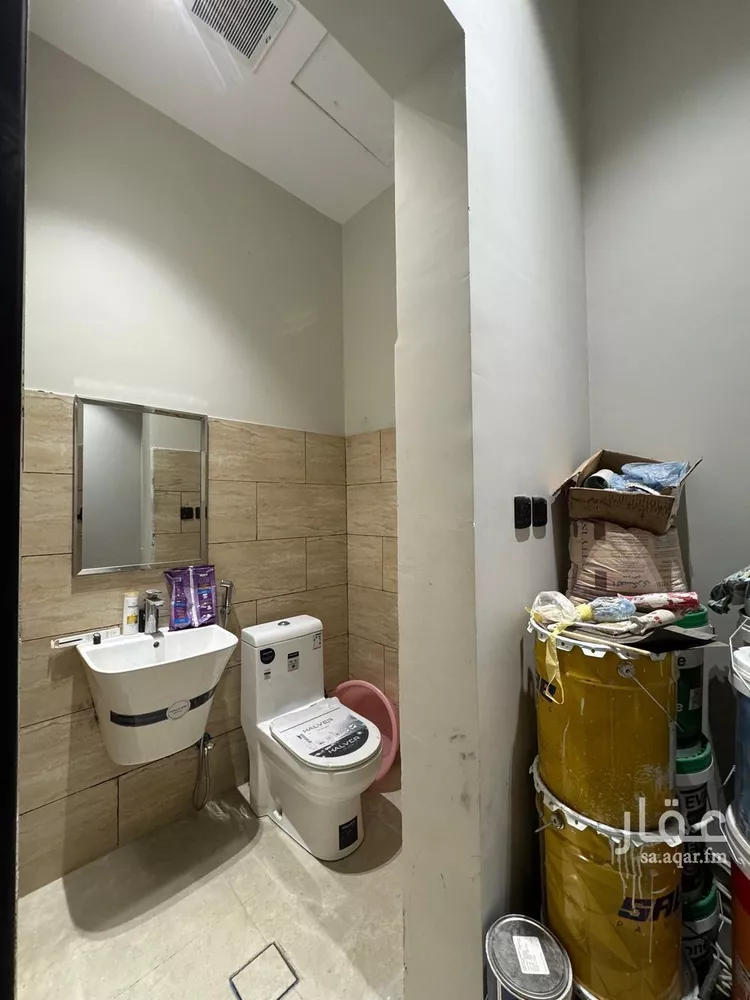 فيلا للبيع في شارع نويعمه, حي اليرموك, مدينة الرياض, منطقة الرياض صورة 3