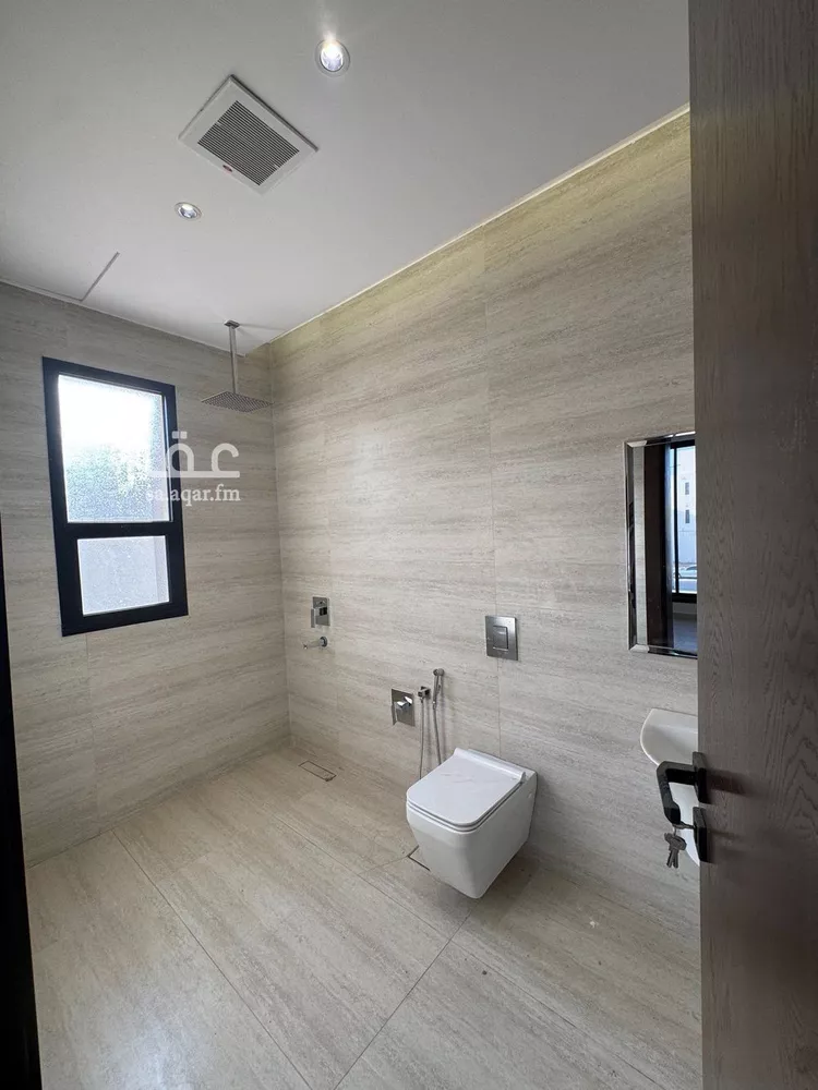 Floor for Sale in Riyadh Ar Rimal 14