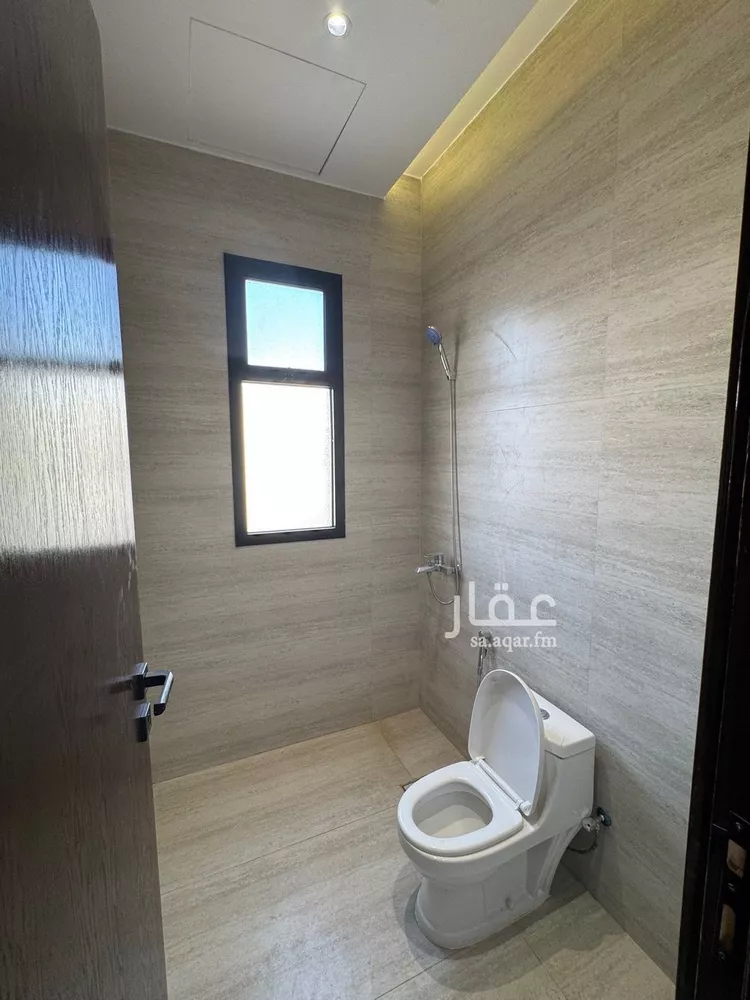 Floor for Sale in Riyadh Ar Rimal 15