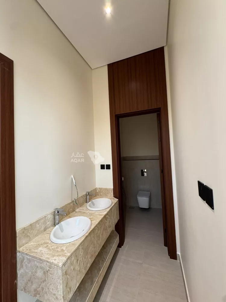 دور للبيع في شارع الملك عبدالعزيز, حي العارض, مدينة الرياض, منطقة الرياض 6