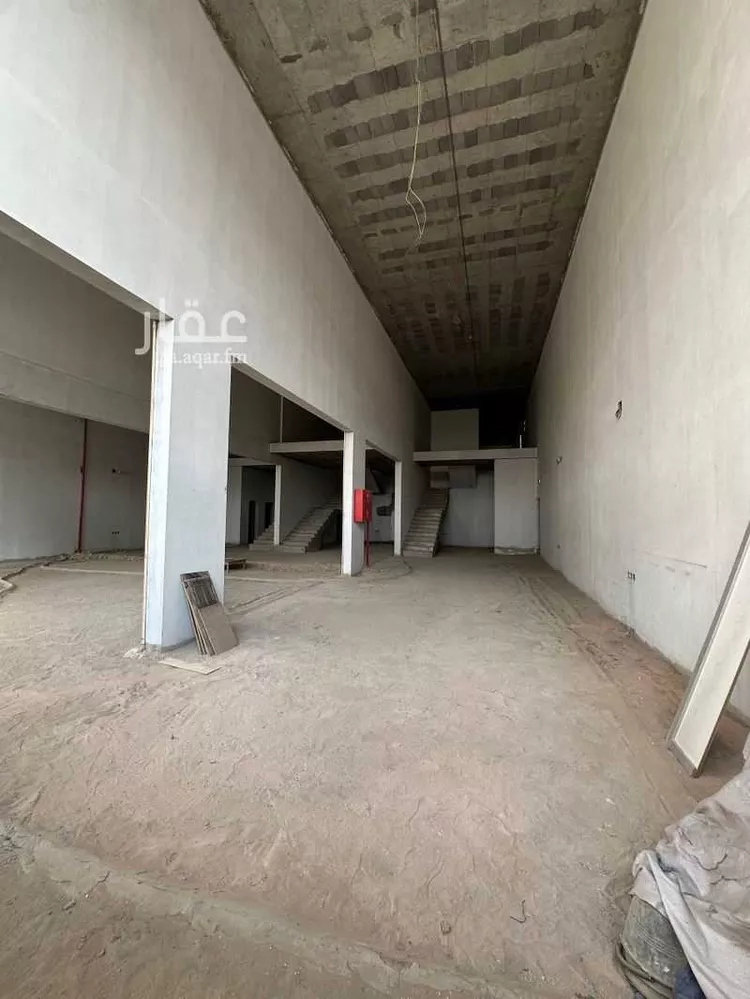 محل للإيجار في شارع الطريق الدائري الجنوبي, حي العزيزية, مدينة الرياض, منطقة الرياض 4