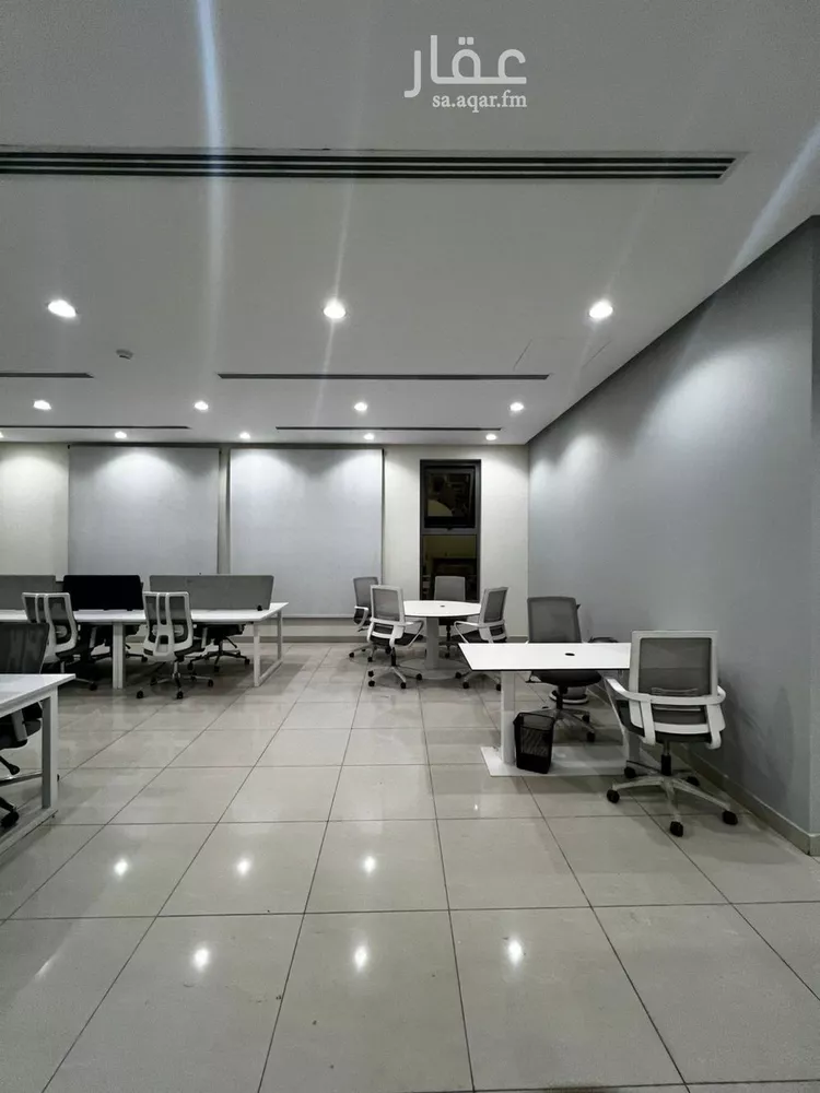 Commercial Office for Rent in Riyadh Al Yarmouk صورة 3