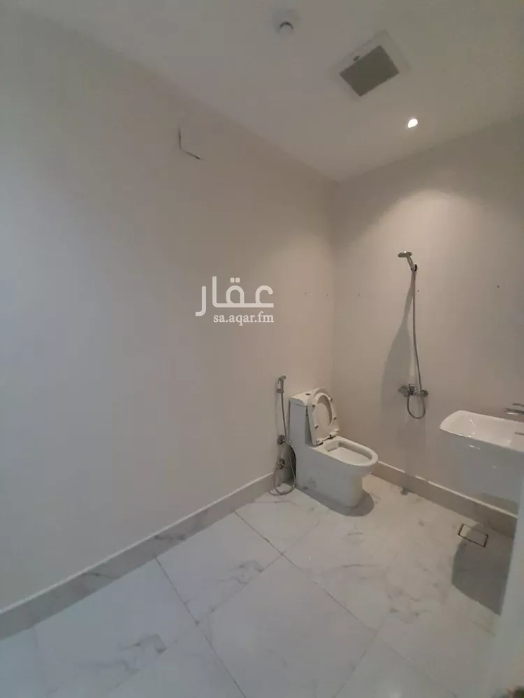 شقة للإيجار في شارع محمد علي جناح, حي غرناطة, مدينة الرياض, منطقة الرياض 8