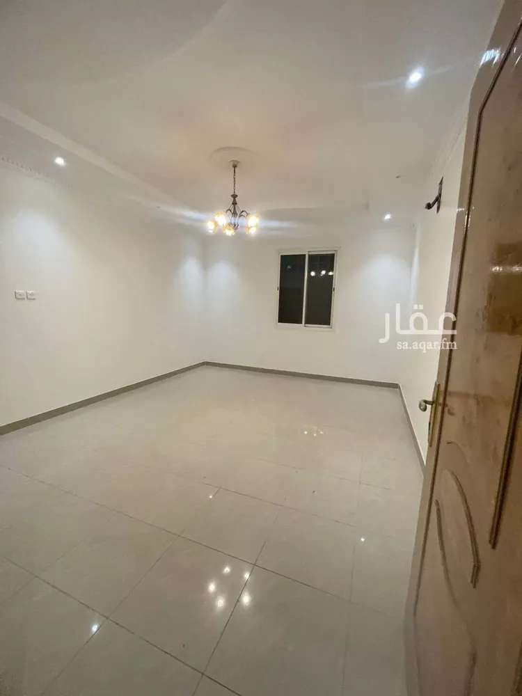 فيلا للإيجار في شارع راشد بن دباس, حي إشبيلية, مدينة الرياض, منطقة الرياض صورة 5