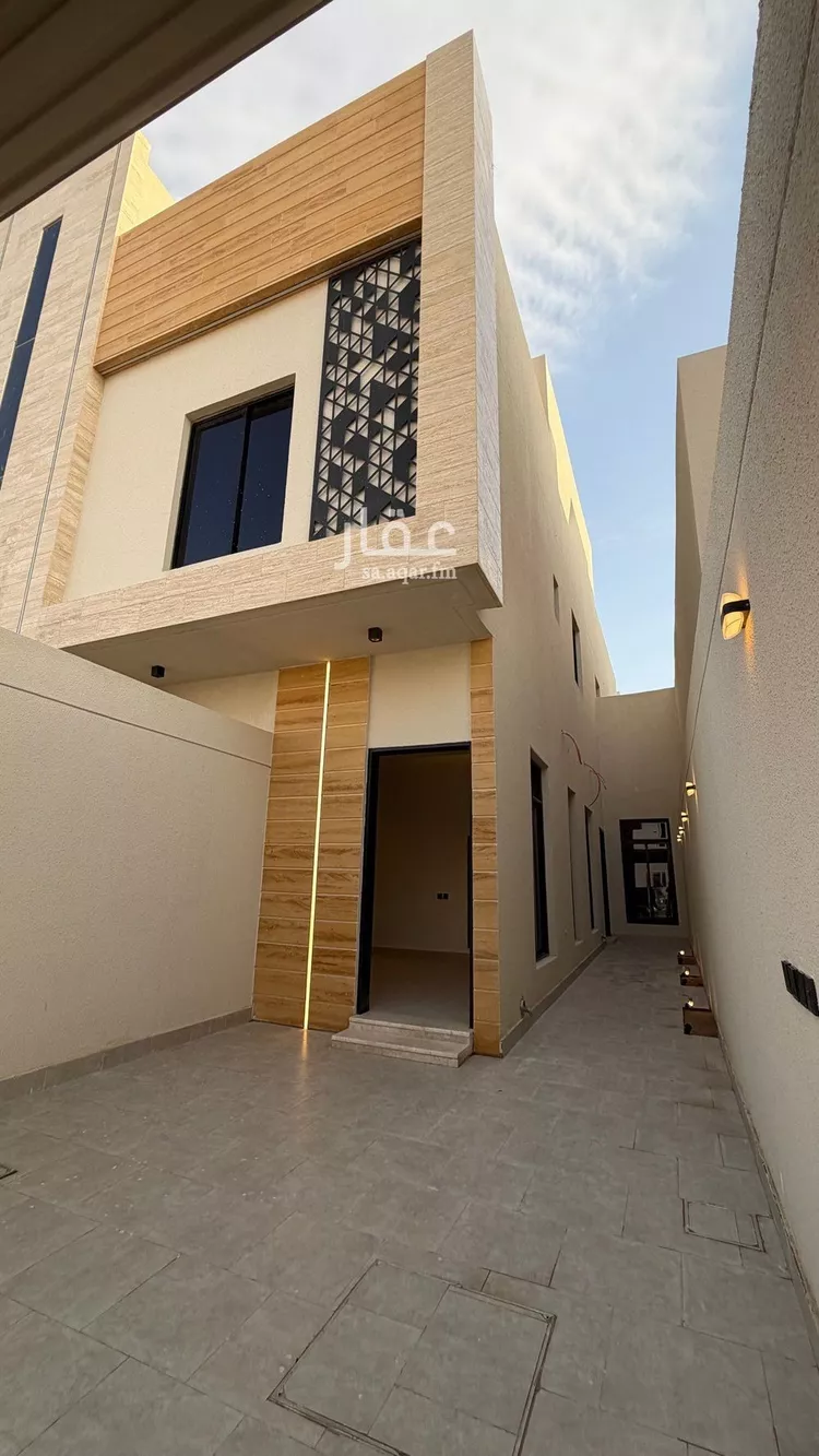 Floor for Sale in Riyadh Ash Sharq 25