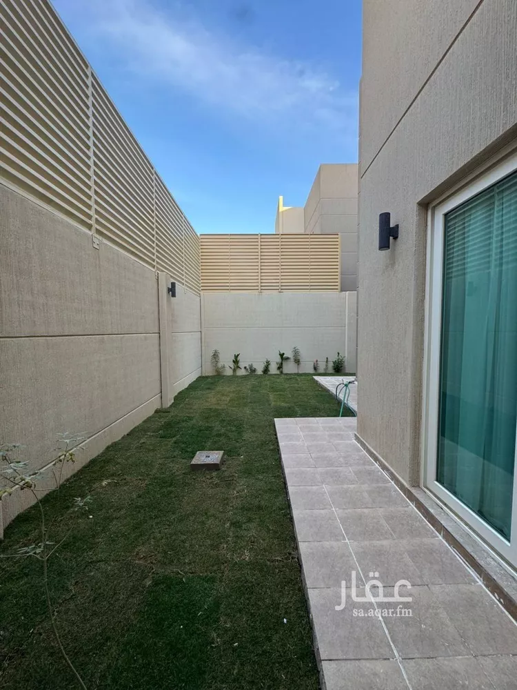 فيلا للبيع في شارع ابن أبي بكر المخزومي, حي مطار الملك خالد الدولي, مدينة الرياض, منطقة الرياض صورة 5