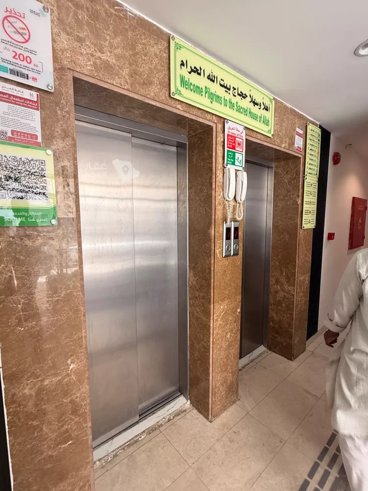 فندق للبيع في شارع حجر ابن العنبس, حي قربان, مدينة المدينة المنورة, منطقة المدينة المنورة 2