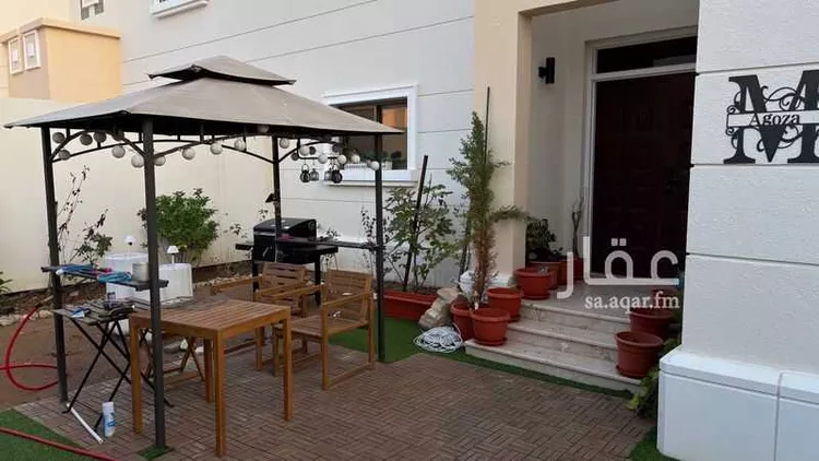 فيلا للبيع في شارع ينبع الصناعيه 2083 ، حي العيون ، ينبع الصناعية ، ينبع البحر