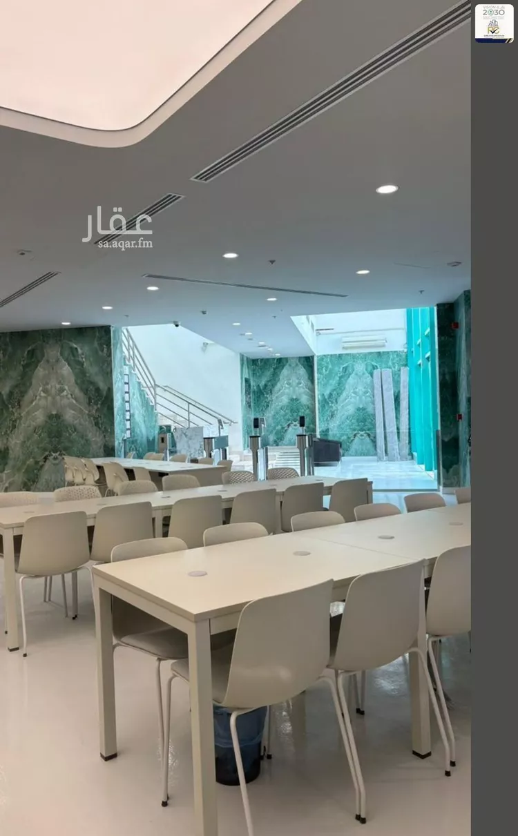 مكتب تجاري للإيجار في شارع خريص الفرعي, حي الروضة, مدينة الرياض, منطقة الرياض 11