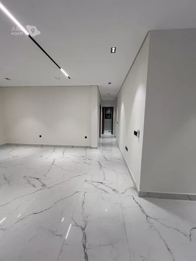 Floor for Sale in Riyadh Al Yasmin 6