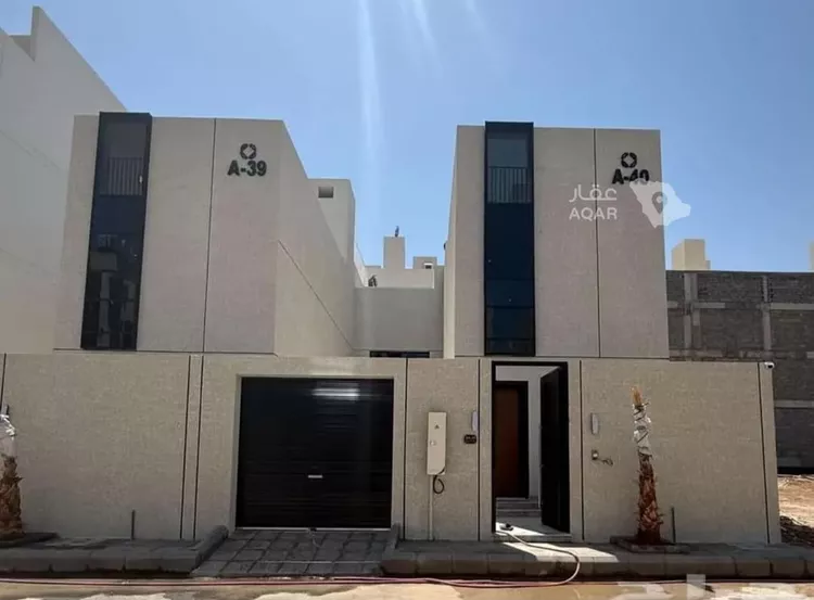 فيلا للبيع في شارع يحيىى بن مسعود الزرقي, حي شوران, مدينة المدينة المنورة, منطقة المدينة المنورة