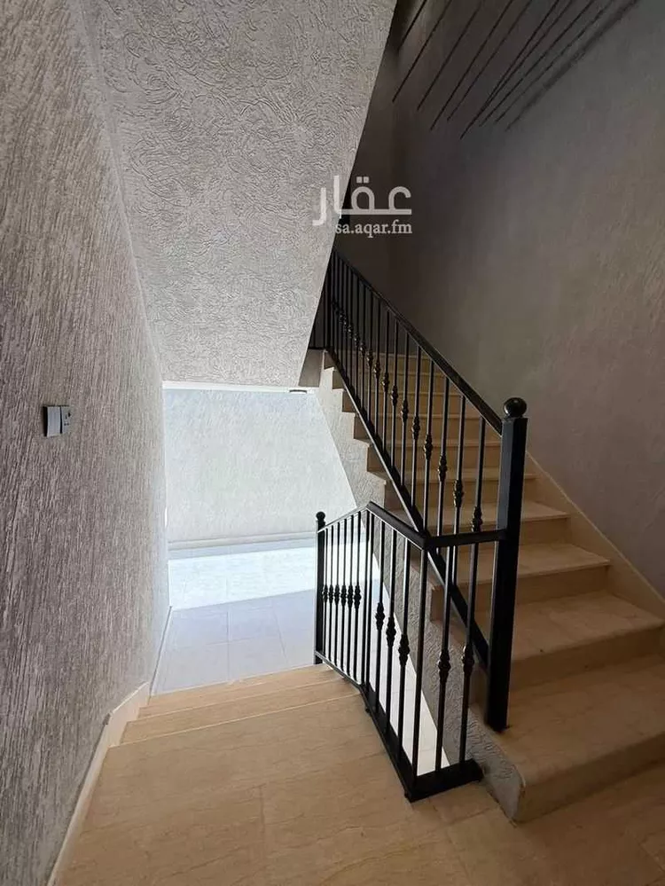 دور للبيع في شارع  البويطي, حي العزيزية, مدينة المدينة المنورة, منطقة المدينة المنورة 9