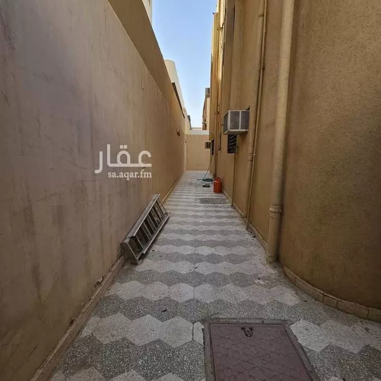 فيلا للبيع في شارع أسيد بن عبدالله, حي ظهرة البديعة, مدينة الرياض, منطقة الرياض صورة 2