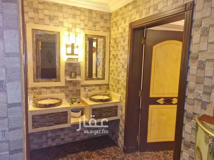 فيلا للبيع في شارع المضمار, حي الوادي, مدينة الرياض, منطقة الرياض 10