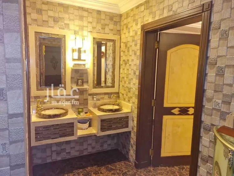 فيلا للبيع في شارع المضمار, حي الوادي, مدينة الرياض, منطقة الرياض صورة 5