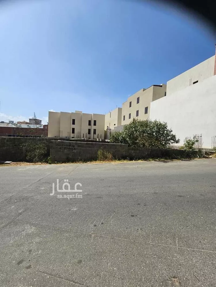 أرض للبيع في شارع السبلة, حي المروج, مدينة أبها, منطقة عسير صورة 3