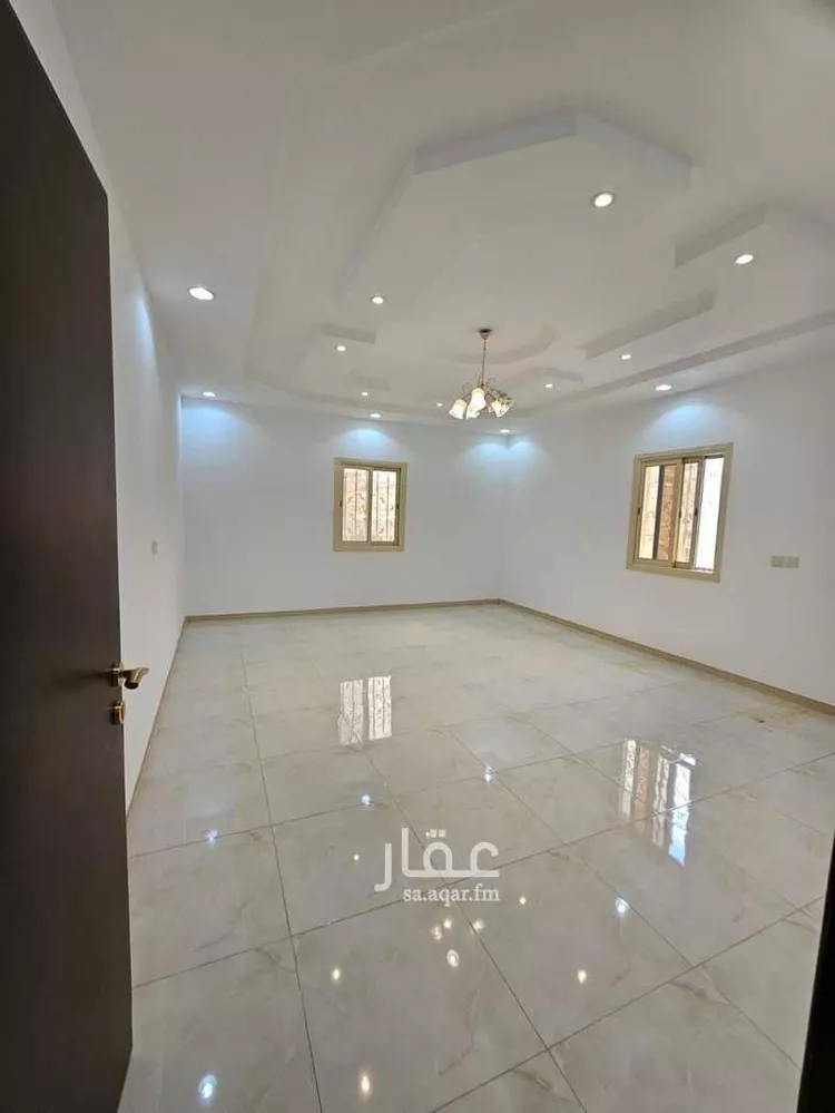 شقة للإيجار في شارع طريق صرد بن عبداللة الأزدي, حي الوصايف, مدينة أبها, منطقة عسير صورة 2