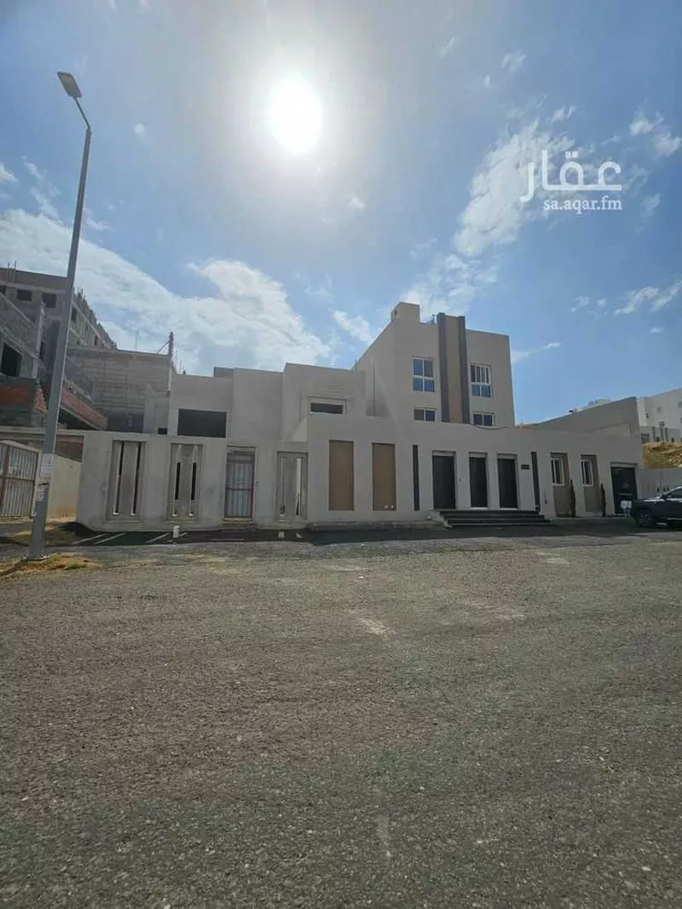 عمارة للبيع في شارع المنيصف, حي التعاون, مدينة ابها, منطقة عسير صورة 2