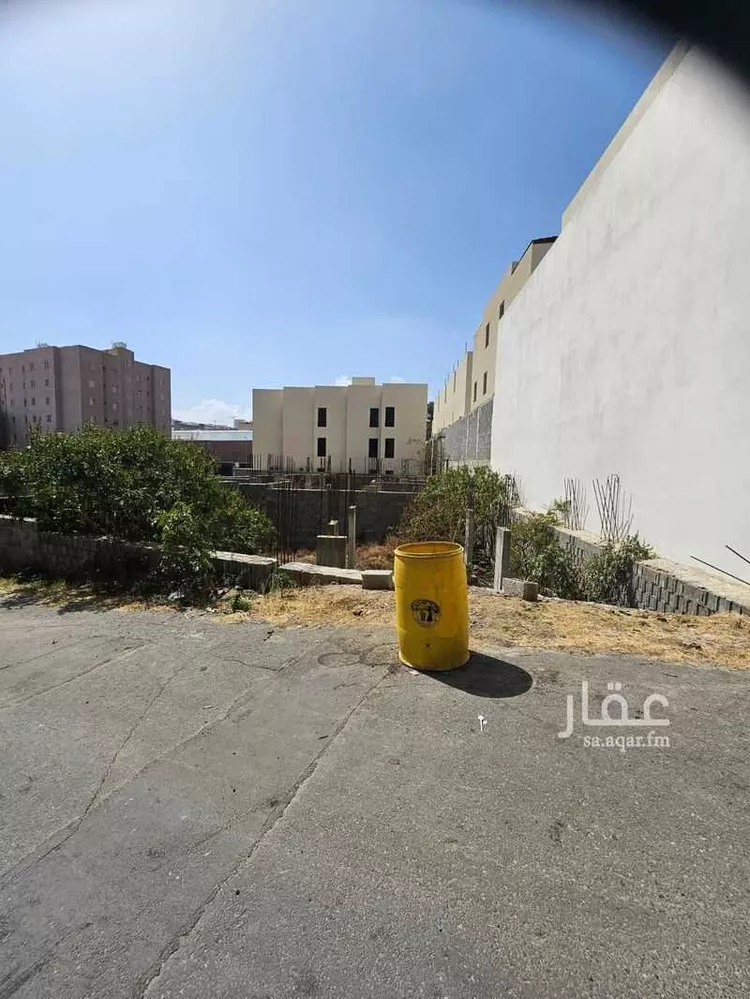 أرض للبيع في شارع السبلة, حي المروج, مدينة أبها, منطقة عسير