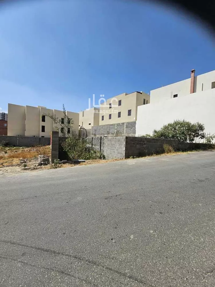 أرض للبيع في شارع السبلة, حي المروج, مدينة أبها, منطقة عسير صورة 2