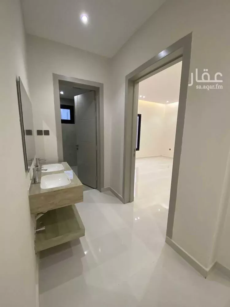 Floor for Sale in Riyadh Ash Sharq 7