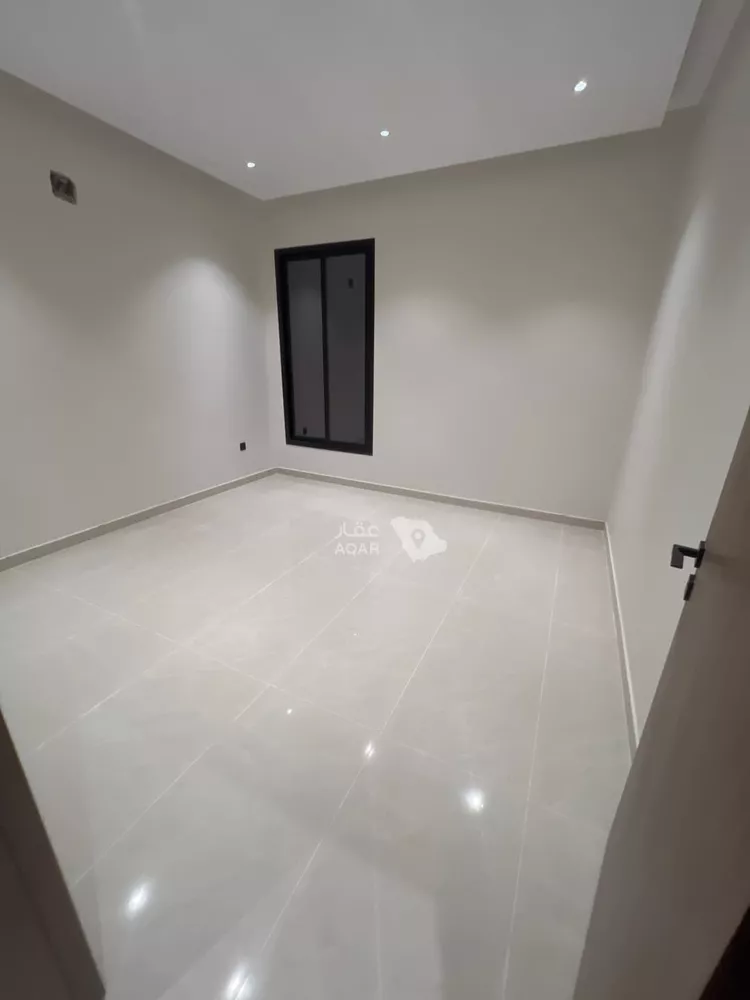 Floor for Sale in Riyadh Ad Duraihimiyah 11