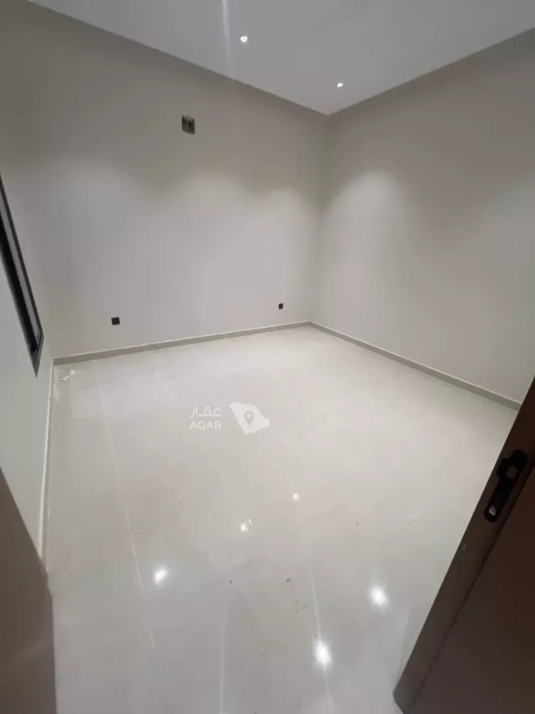 Floor for Sale in Riyadh Ad Duraihimiyah 9