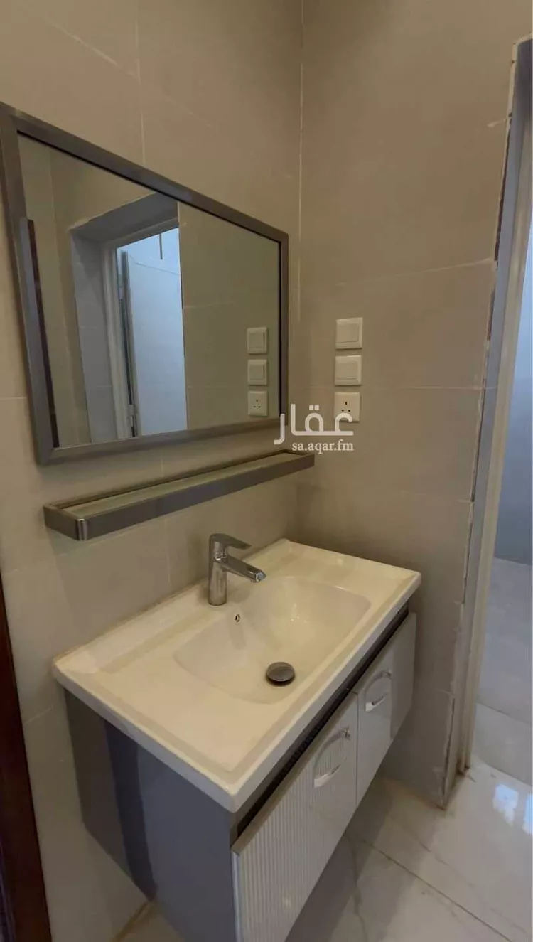 شقة للبيع في شارع حازم بن حزام الخزاعي, حي الطيبات, مدينة العقيق, منطقة الباحة صورة 3
