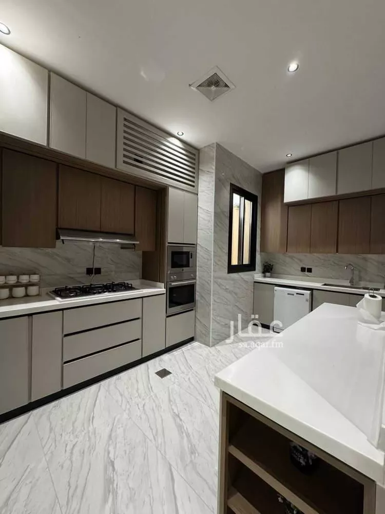 Floor for Sale in Riyadh Al Maizilah 8
