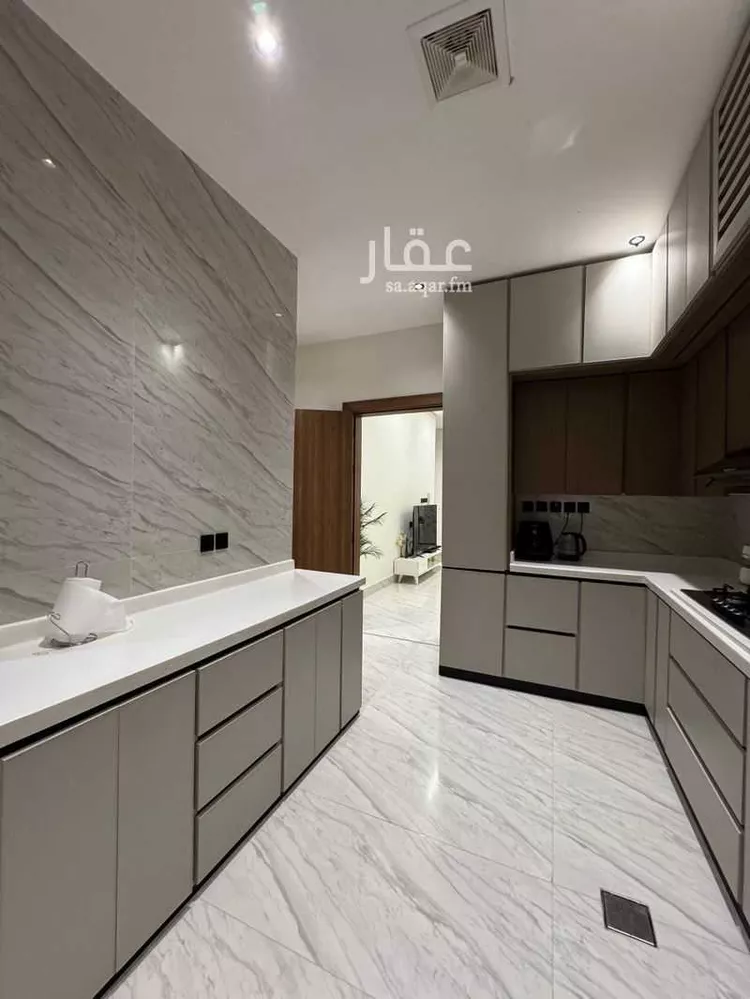 Floor for Sale in Riyadh Al Maizilah 9