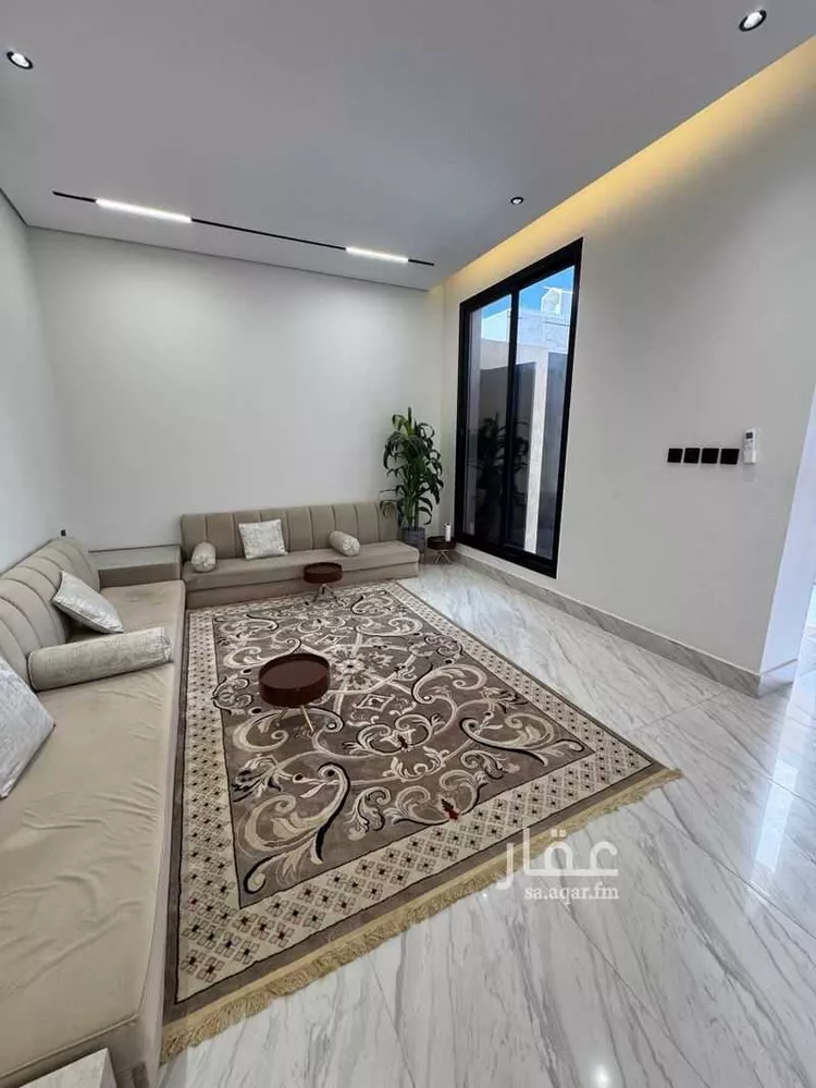 Floor for Sale in Riyadh Al Maizilah 7