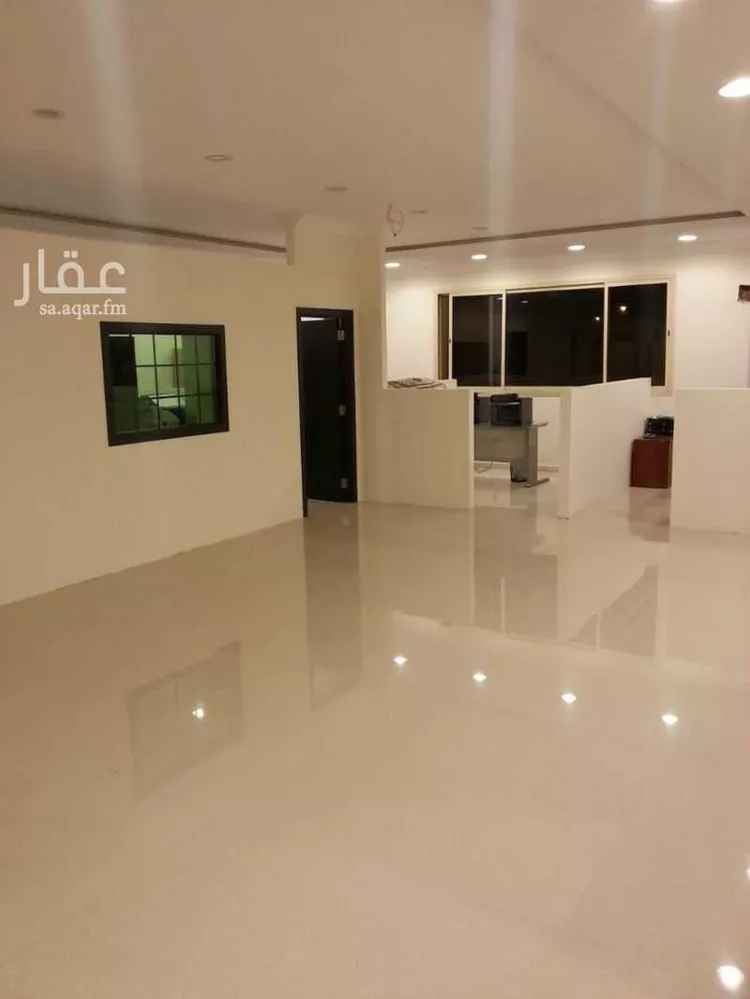 مكتب تجاري للإيجار في شارع الغرايب, حي الصالحية, مدينة الرياض, منطقة الرياض صورة 4