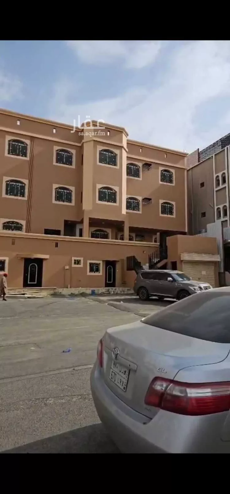 عمارة للإيجار في شارع ابن مجاهد ، حي الهر ير ، خميس مشيط ، خميس مشيط