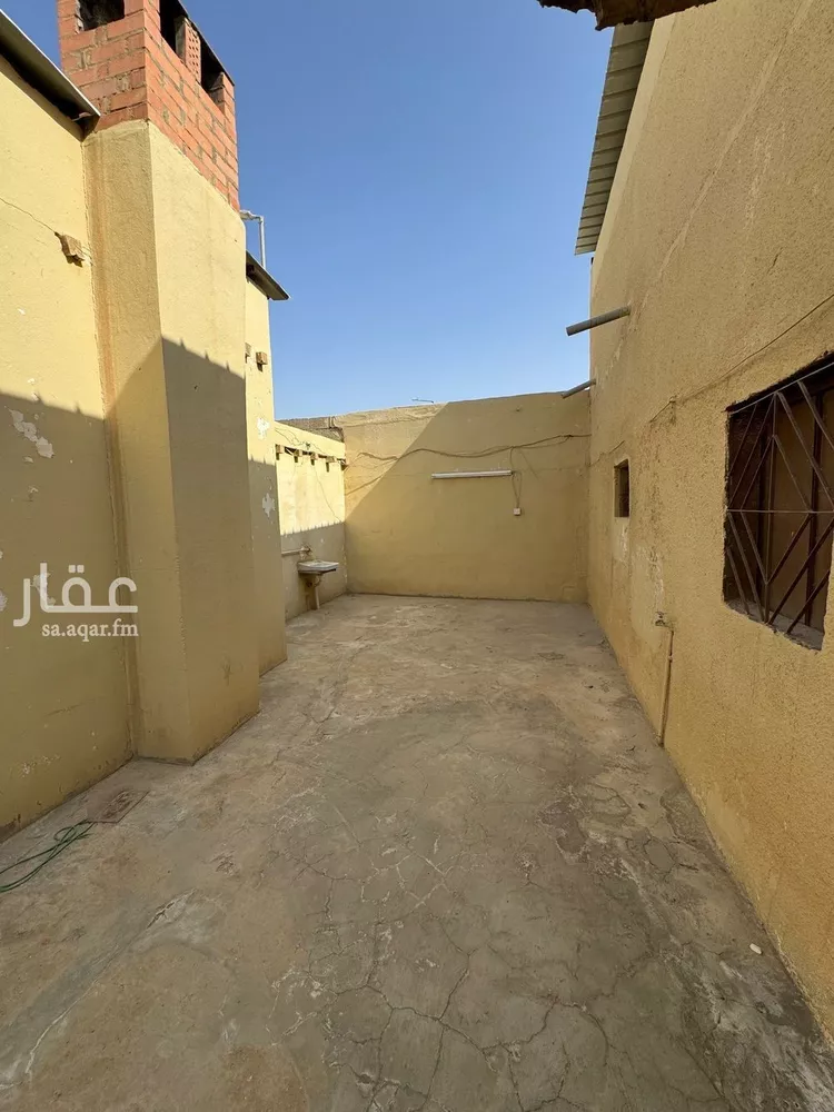 فيلا للبيع في شارع ابي محمد بن حيدرة, حي الحائر, مدينة الرياض, منطقة الرياض صورة 4