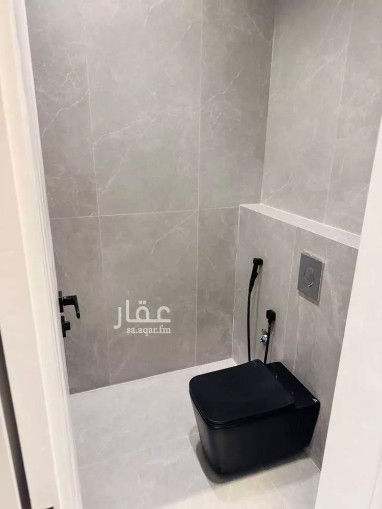 دور للبيع في شارع رقم 302, حي النرجس, مدينة الرياض, منطقة الرياض صورة 3