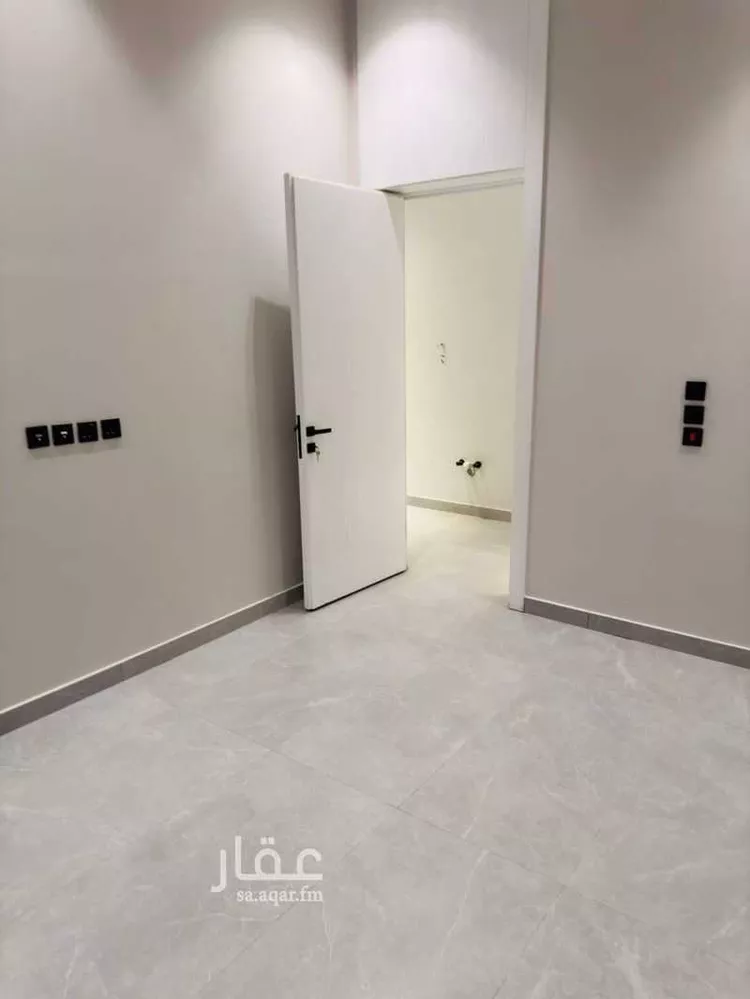 دور للبيع في شارع رقم 302, حي النرجس, مدينة الرياض, منطقة الرياض صورة 5