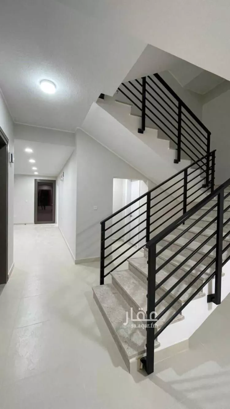 فيلا للبيع في شارع شارع حارثة بن وهب الخزاعي, حي مطار الملك خالد الدولي, مدينة الرياض, منطقة الرياض 1 صورة